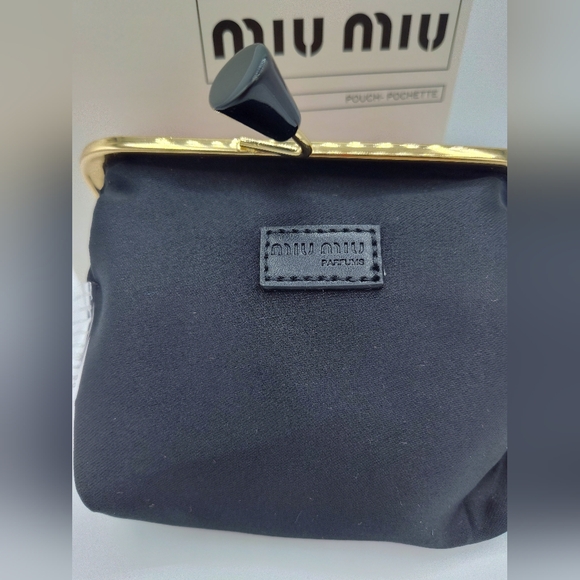 MIU MIU Velvet Pink Pouch | Gold Frame Kisslock Bag | Parfums Collector NIB NIP - Picture 4 of 5